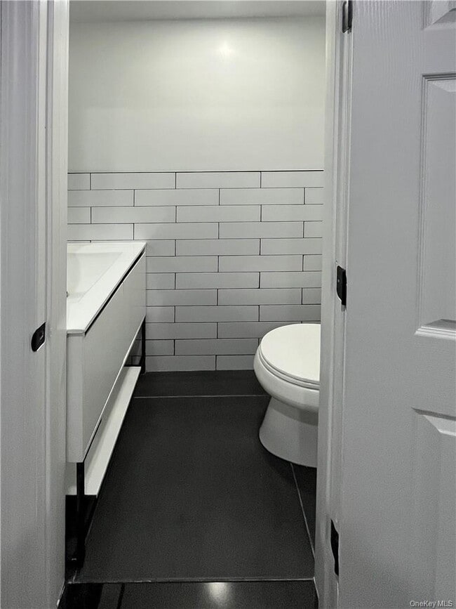 Building Photo - 31 Riverside Ave