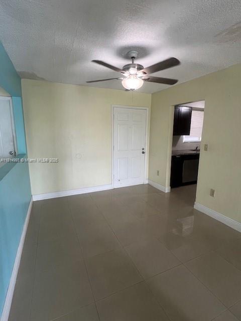 Building Photo - 9351 Fontainebleau Blvd