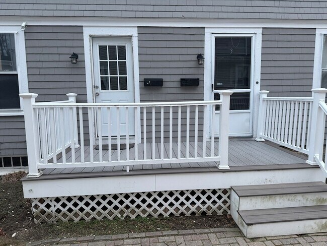 Building Photo - 5 Lothrop St