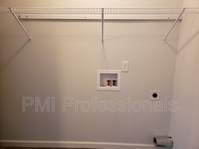 Building Photo - 632 East St