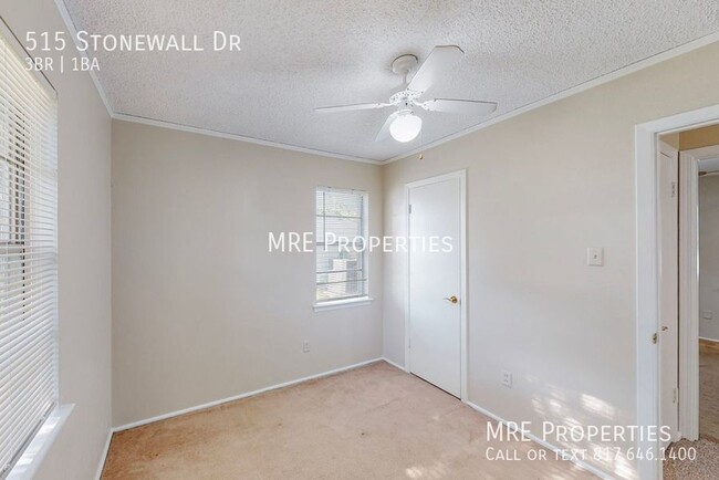 Building Photo - 515 Stonewall Dr