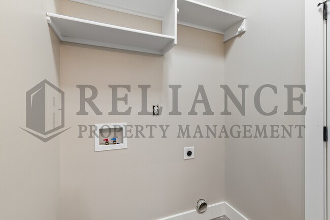 Building Photo - 3411 E Aster St