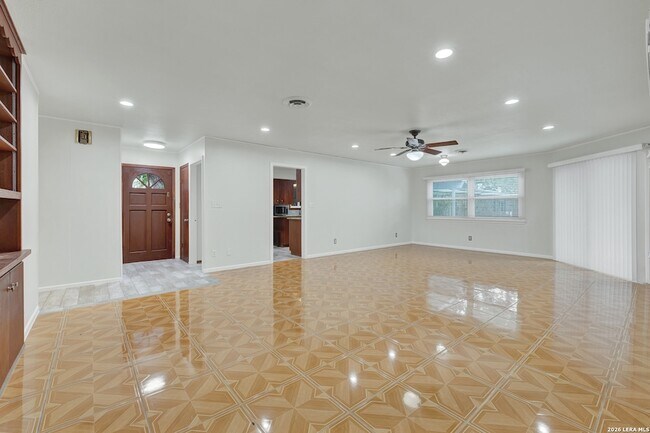 Building Photo - 146 Cardinal Dr