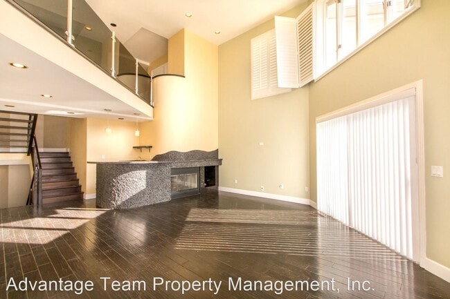 Building Photo - 3 br, 2.5 bath House - 2511 Manchester Ave