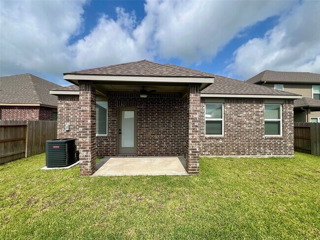 Building Photo - 3025 Myrtle Sunset Dr