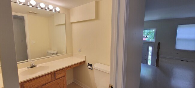 Building Photo - 18602 W Sterling Ct