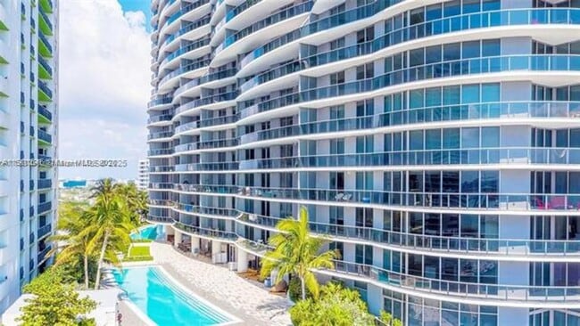 Building Photo - 488 NE 18th St