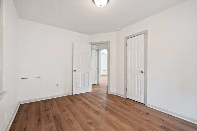 Building Photo - Recently Updated 3 Bedroom Cape Cod Home In Brookline.  Available Immediately.