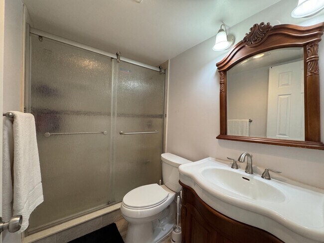 Building Photo - 67 Upminster Crescent