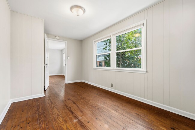 Building Photo - 2be/1ba House in the Heart Of Carrboro with Gym & Sauna