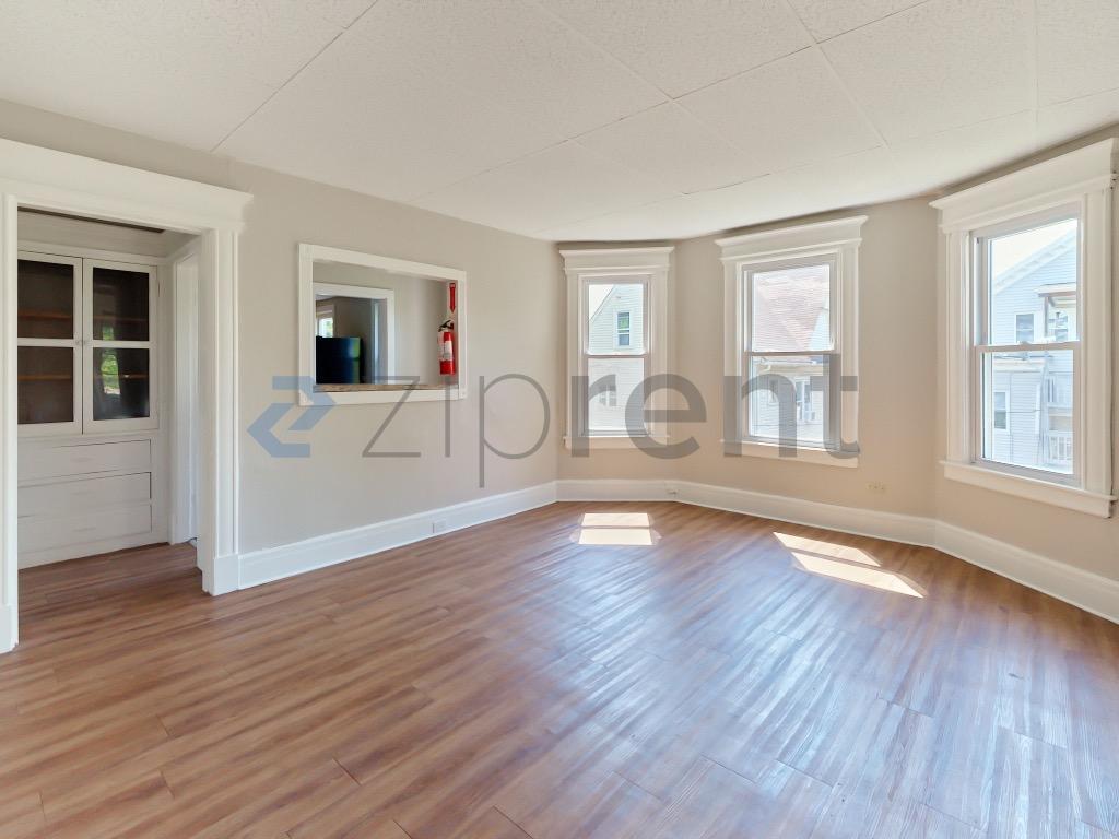 Building Photo - Unit 2