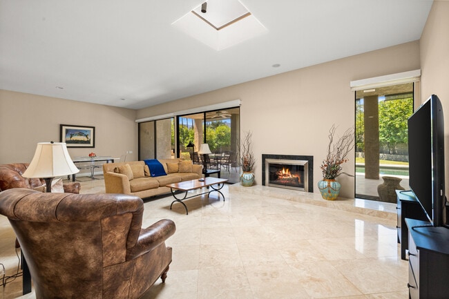 Building Photo - 70520 Gardenia Ct