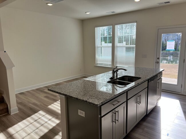 Building Photo - Minutes from Downtown Angier 3 bed