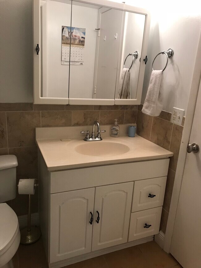 Building Photo - 2875 Palm Beach Blvd