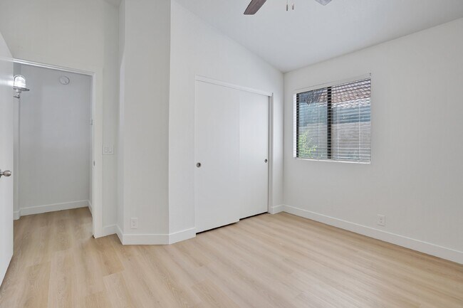 Building Photo - Beautiful home in gated community in Ahwatukee now available!