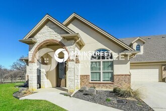 Building Photo - 2 Bedroom Pet-Friendly Home in Fort Worth, TX with Main Street Renewal