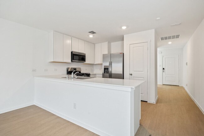 Building Photo - 3912 Pontchartrain Pkwy