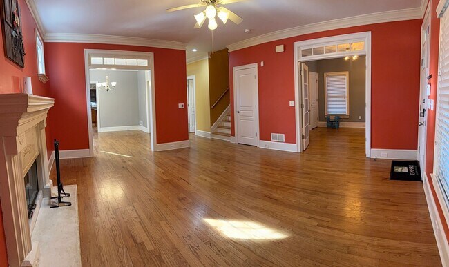 Building Photo - 4 BED/2 BATH PRIVATE DECATUR ESTATE FOR LE...