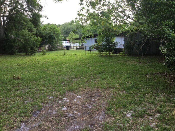 Building Photo - 1826 Sunrise Dr