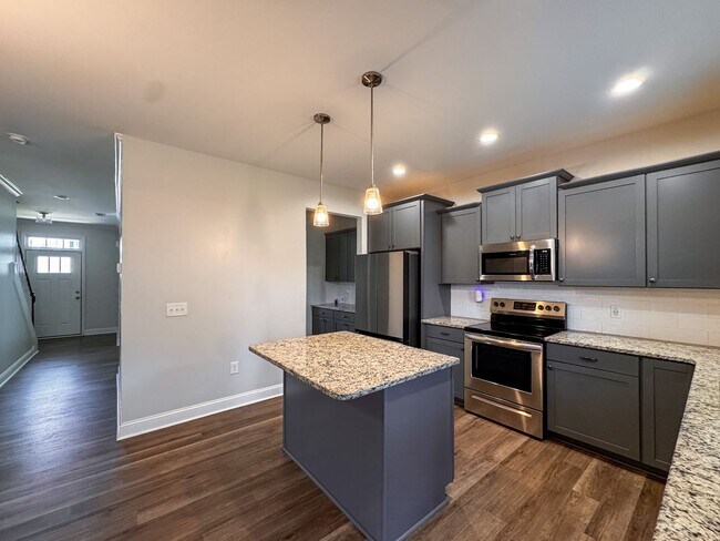 Building Photo - Stunning 4 Bed 2.5 Bath Home in Moore County