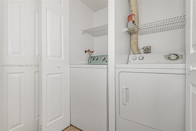 Building Photo - 4700 SW 67th Ave