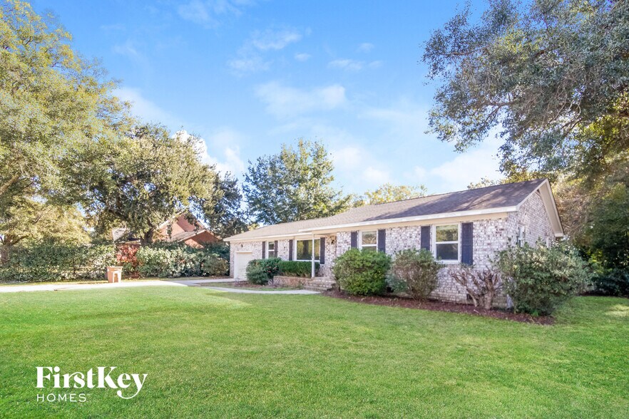 Building Photo - 729 Harbor View Rd