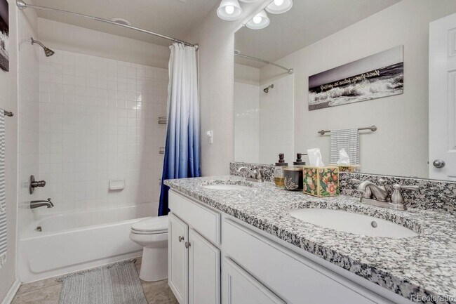 Building Photo - Charming 3 bedroom, 3 bathroom home in The...