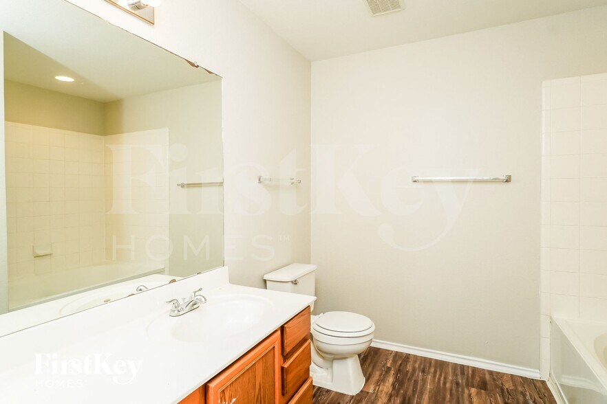 Building Photo - 6026 Ironmill Creek