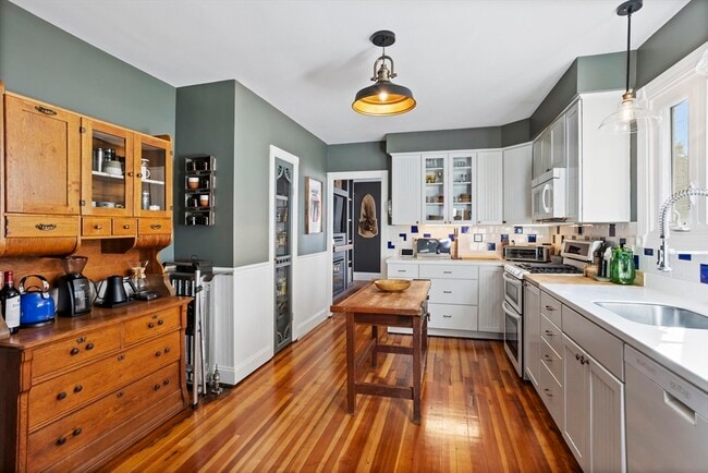 Building Photo - 36 Windsor St