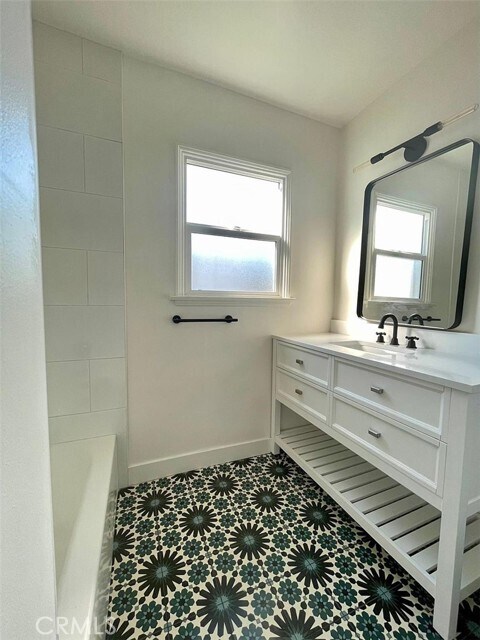 Building Photo - 5427 W 135th St