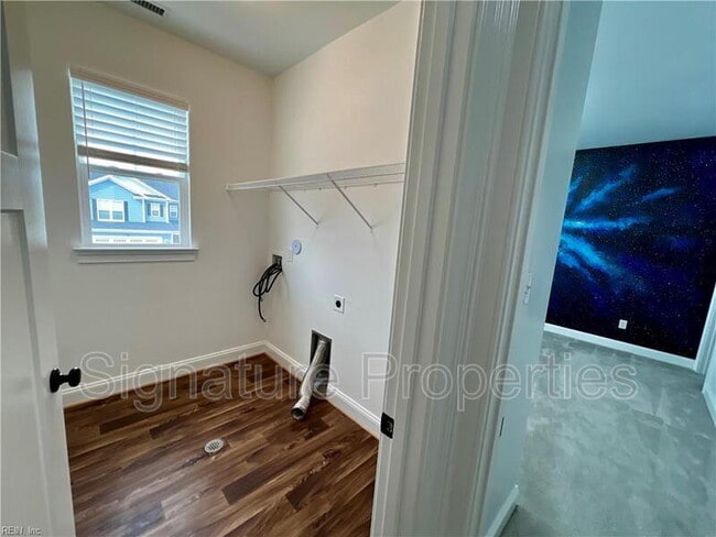 Building Photo - 309 Cairns Rd