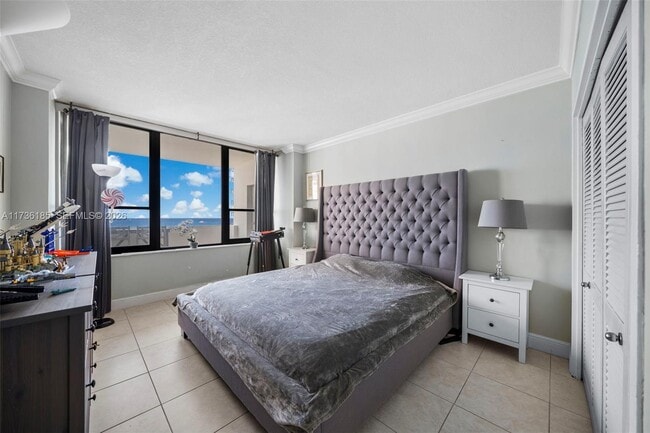 Building Photo - 3505 S Ocean Dr