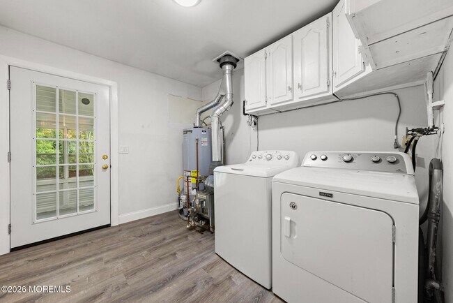 Building Photo - 2264 Hovsons Blvd
