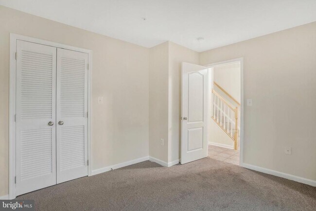 Building Photo - 1612 Fernwood Dr