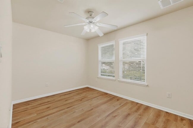 Building Photo - 18336 Friendship Hill Dr