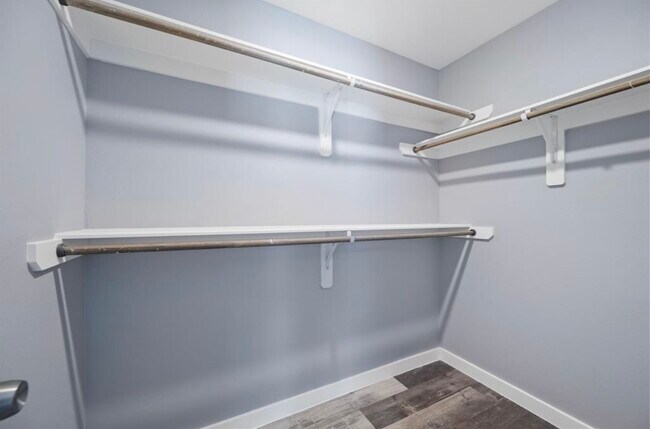 Building Photo - 622 Maple Way