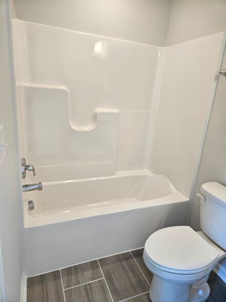 Building Photo - 530 Light Oak Way