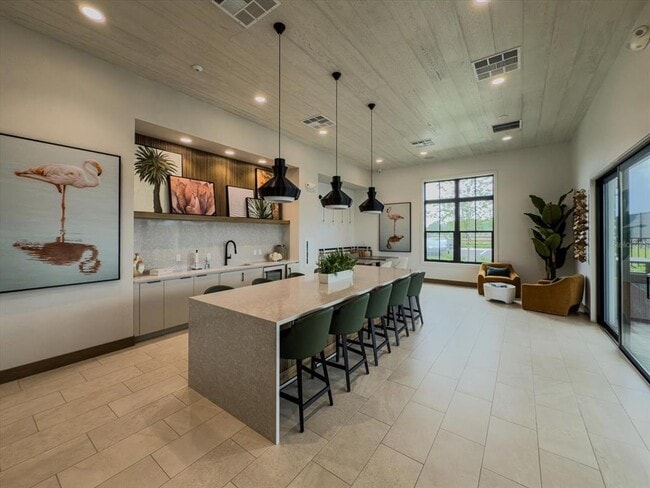 Building Photo - 1850 Falconhurst Ln