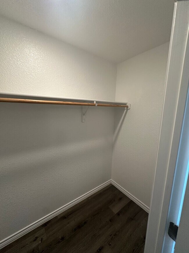 Building Photo - 3Bed/2Bath