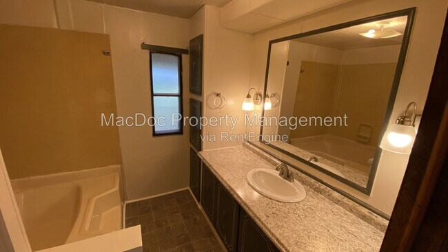 Building Photo - 2036 Mt Olive Rd