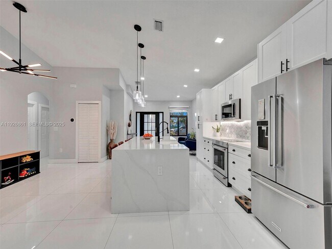 Building Photo - 19901 NW 77th Ct