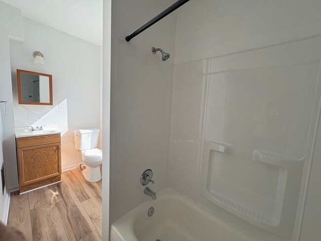 Building Photo - Newly Renovated Huge 3 Bed/ 3 Bath in Charming Downtown Carlisle