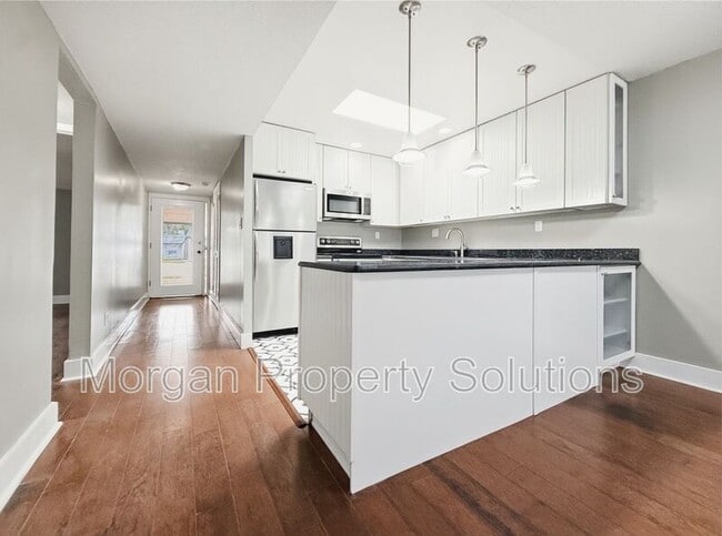 Building Photo - 892 Claydon Way