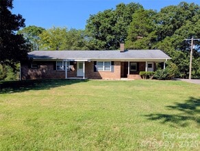 Building Photo - 542 Elmwood Rd