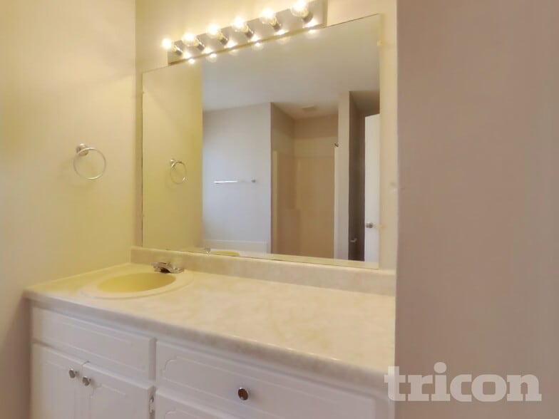 Building Photo - 449 Justins Crossing