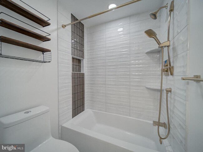 Building Photo - 6191 Little Valley Way