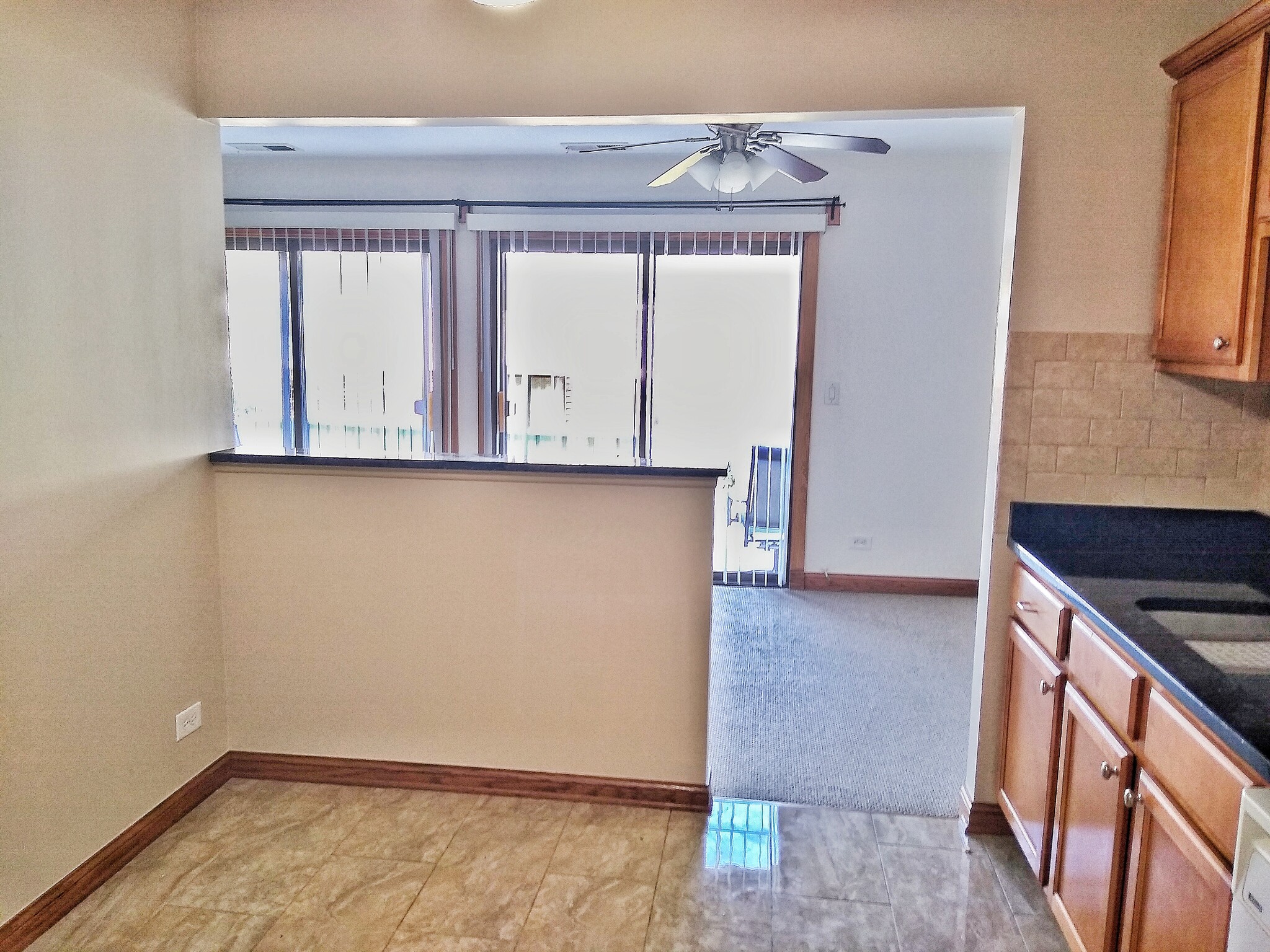Building Photo - 220 Oak Knoll Ct