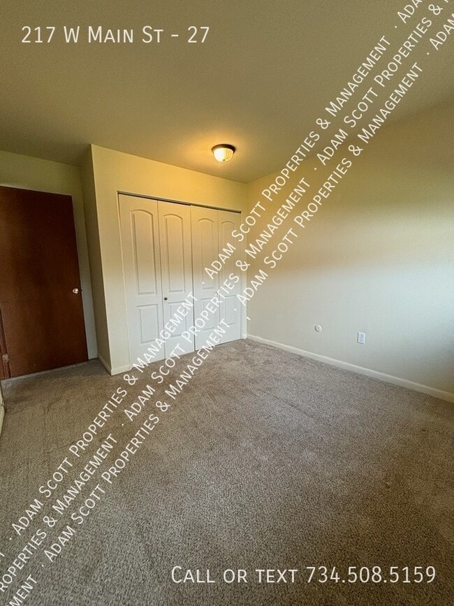 Building Photo - 217 W Main St