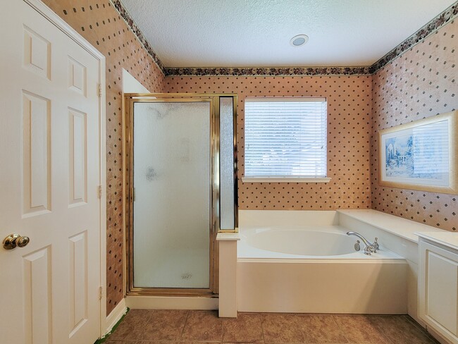 Building Photo - 11147 Carriage Lake Dr