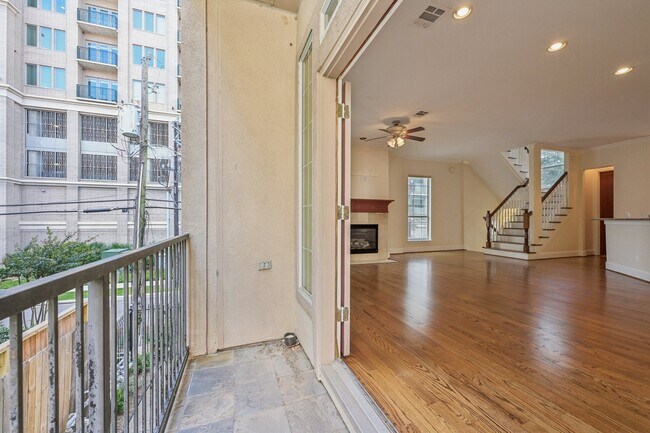 Building Photo - 1515 Oakdale St